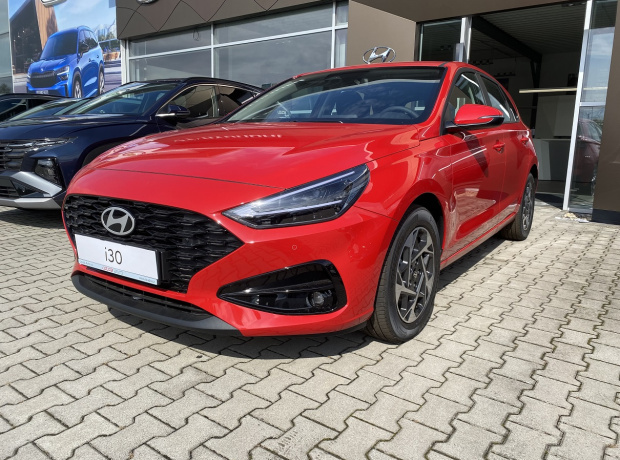 Nová i30 Hatchback - COMFORT - 1,5i 70 kW MT - Černý - Engine Red Solid