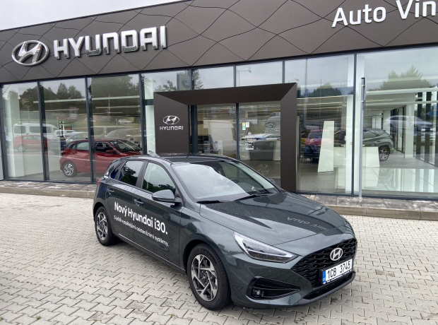 Nová i30 Hatchback - FAMILY - 1,0 T-GDI 74 kW MT - Černý - Cypress green Pearl