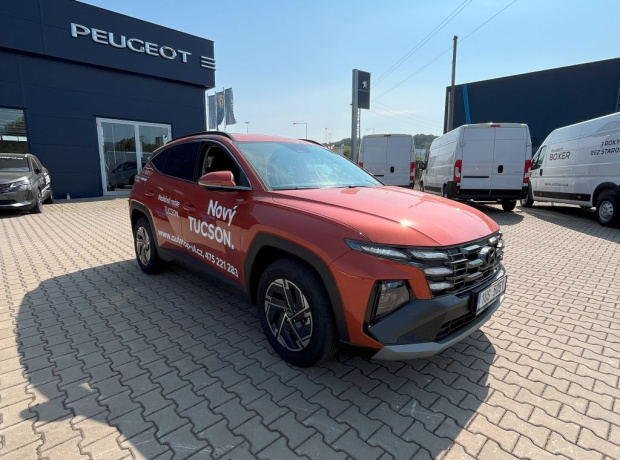 Nový TUCSON - STYLE - 1,6 T-GDI 4x2 118 kW 6MT - Černý - Jupiter Orange Metallic