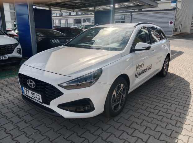 Nová i30 Kombi - STYLE - 1,5 T-GDI MHEV 103kW 6MT - Černý - Atlas White Solid