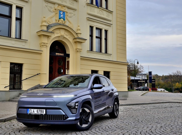 KONA Electric 2023 - CZECH EDITION - 160 kW / 2WD / 65,4 kWh - Černý - Meta blue Pearl