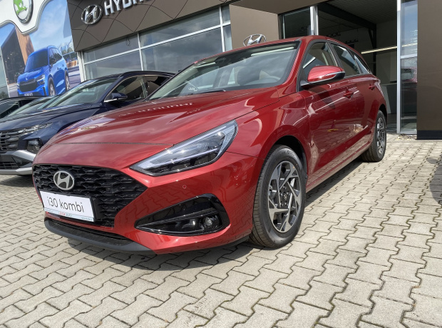 Nová i30 Kombi - COMFORT - 1,0 T-GDI 74 kW MT - Černý - Ultimate Red Metallic