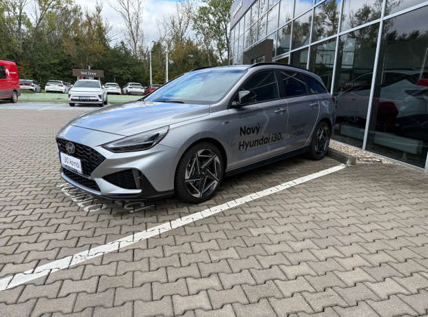 Nová i30 Kombi - N LINE - 1,5 T-GDI MHEV 103 kW DCT - Černý - Shimmering Silver Metallic