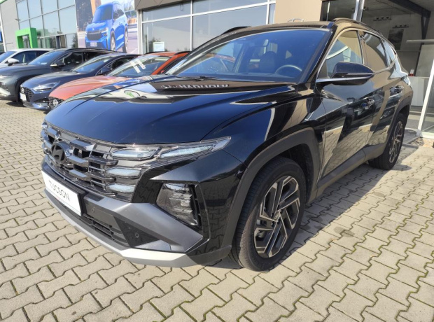 Nový TUCSON Hybrid - PREMIUM LUXURY - 1,6 T-GDI HEV 4×4 AT 158 kW - Černý - Abyss Black Pearl